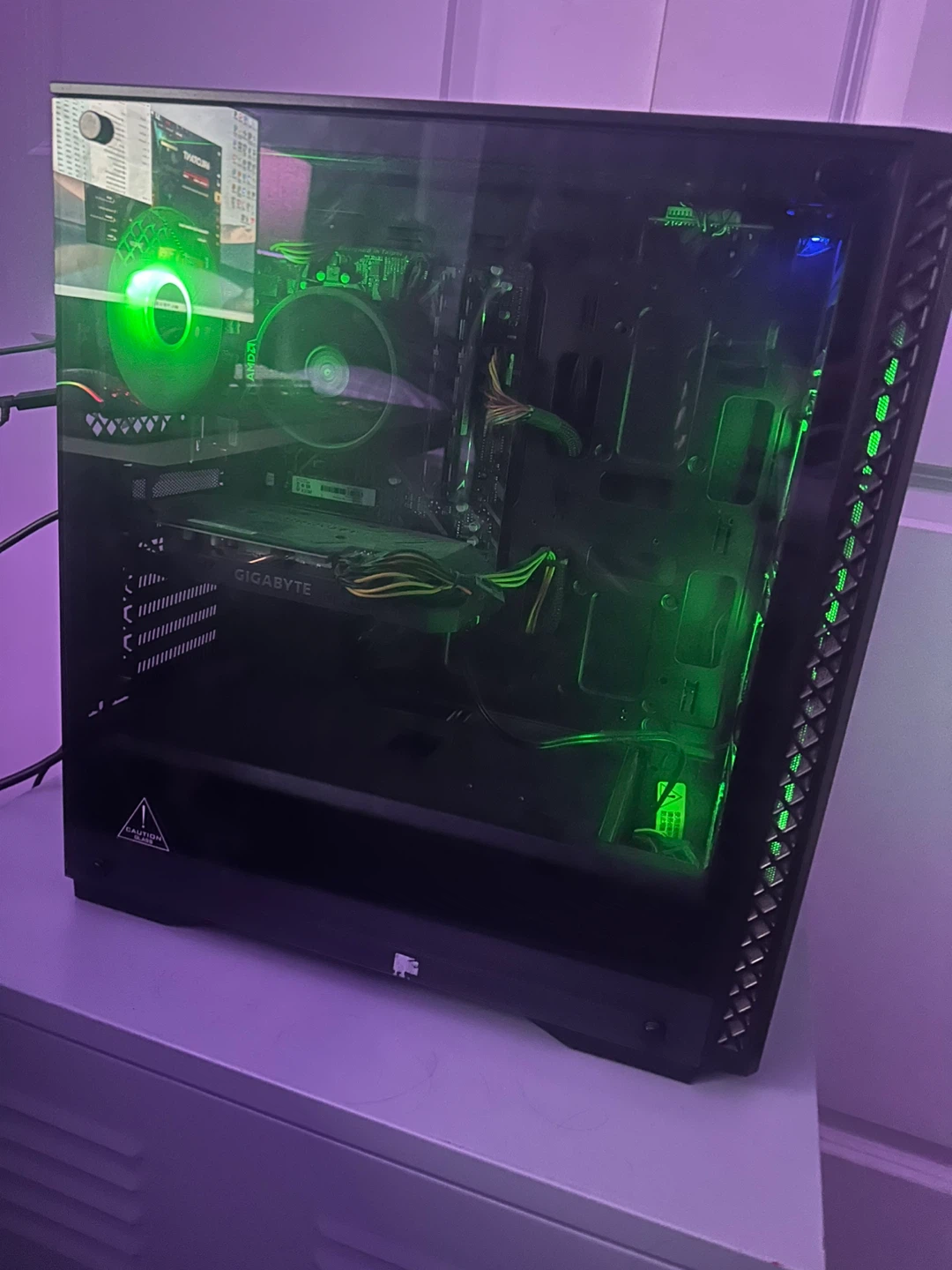 Gaming computer 1660 gpu with monitor
