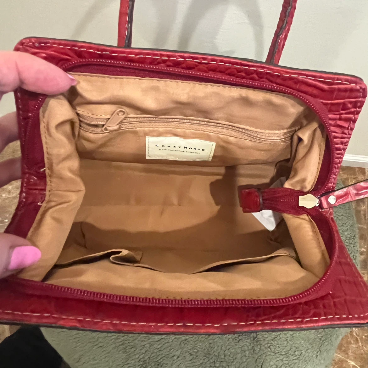 Red Croc Embossed Handbag by Crazy Horse - photo 3