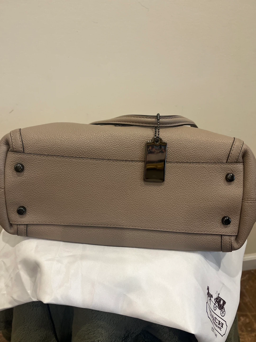Authentic Coach Pebble Leather Shoulder Bag - photo 3
