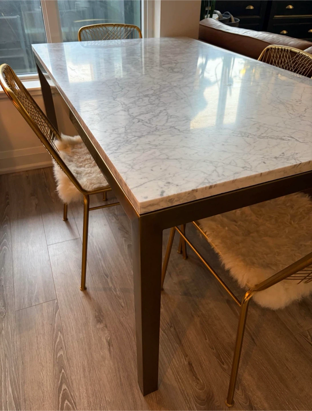 Parsons white marble tabletop/brass base with brass chairs