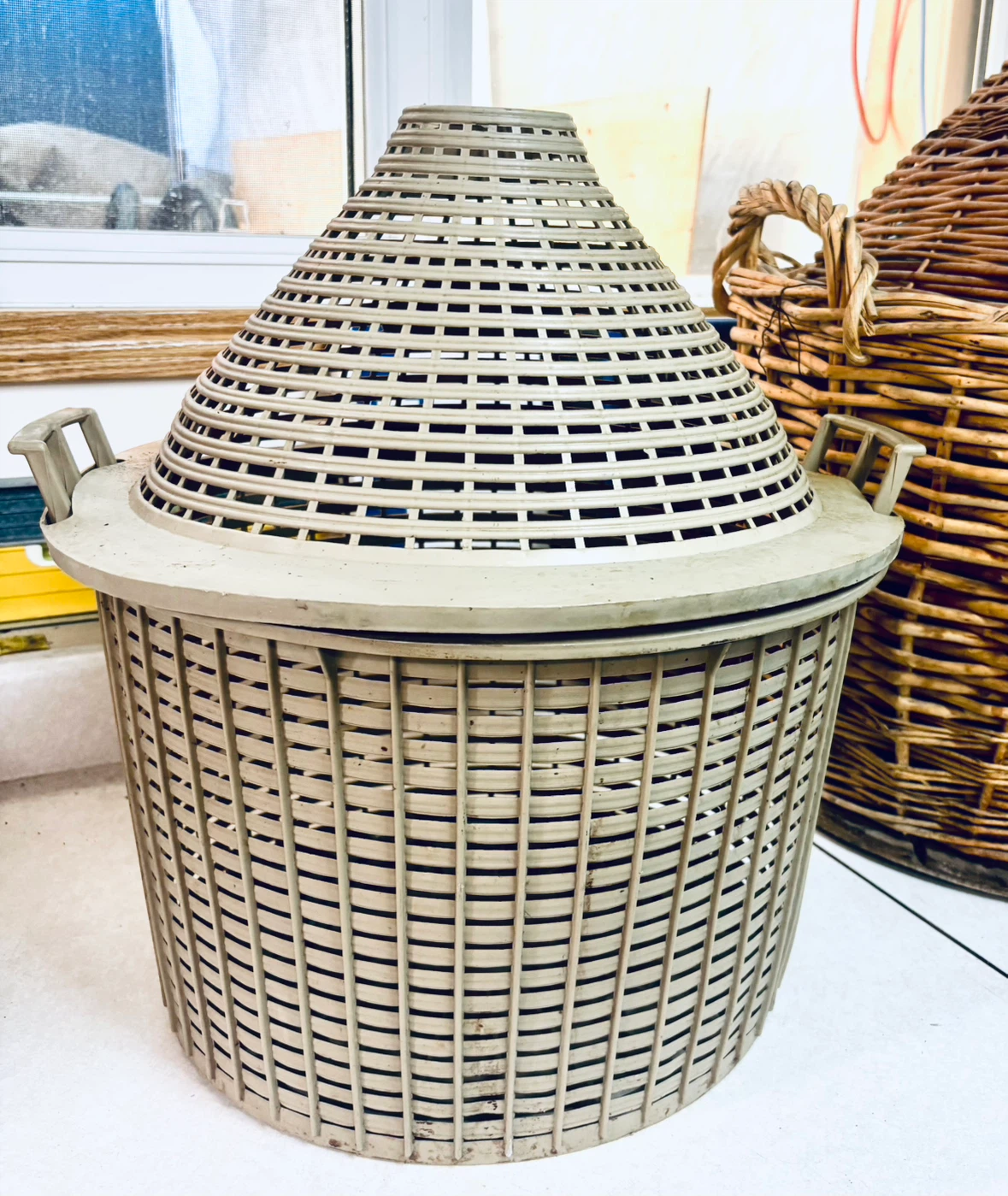 Demijohn Protective Plastic Crate 25L - photo 3
