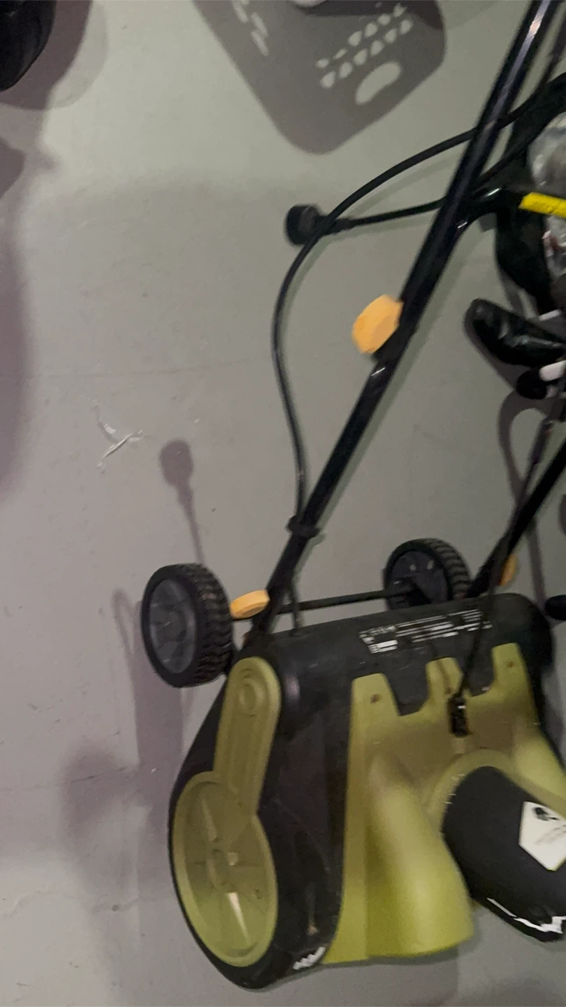 Sun Joe Snow Thrower 18" - photo 3