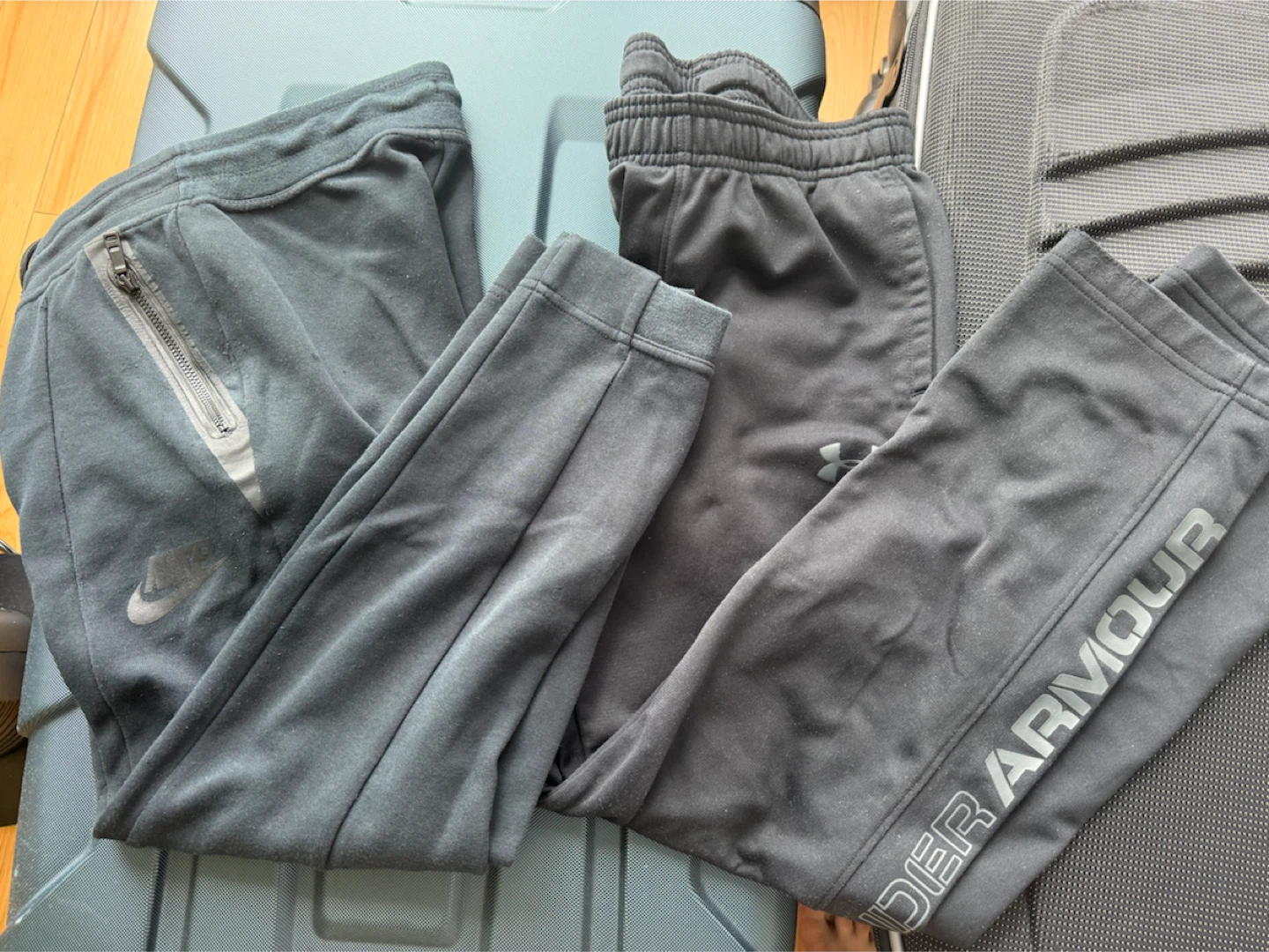 Nike & Under Armour Black Sweatpants - Size Medium