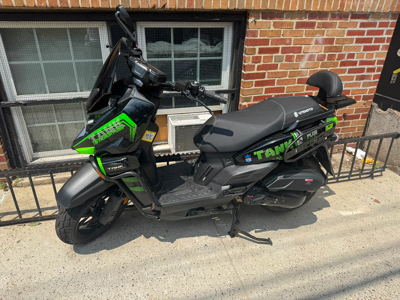 VTOMOTO Tank 150 Plus Scooter - photo 3