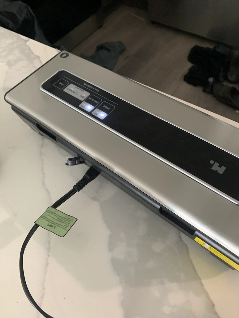 Mesliese Vaccum sealer (Brand New) never used