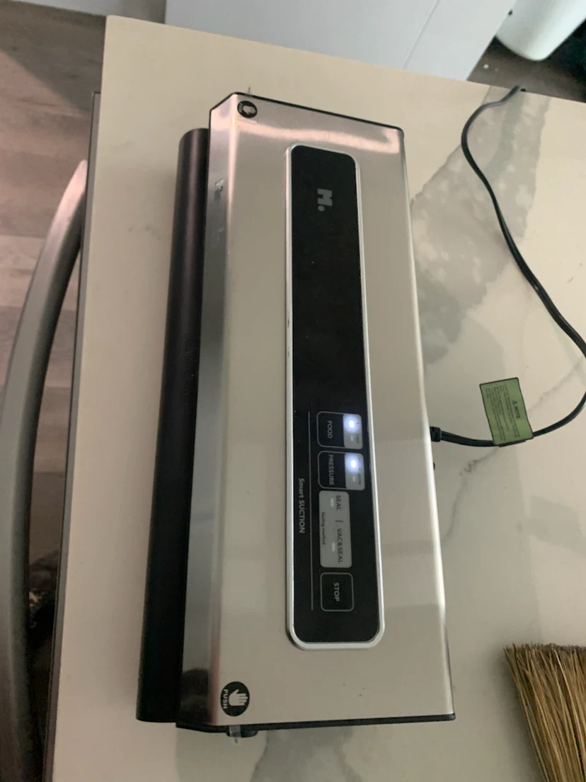 Mesliese Vaccum sealer (Brand New) never used - photo 3