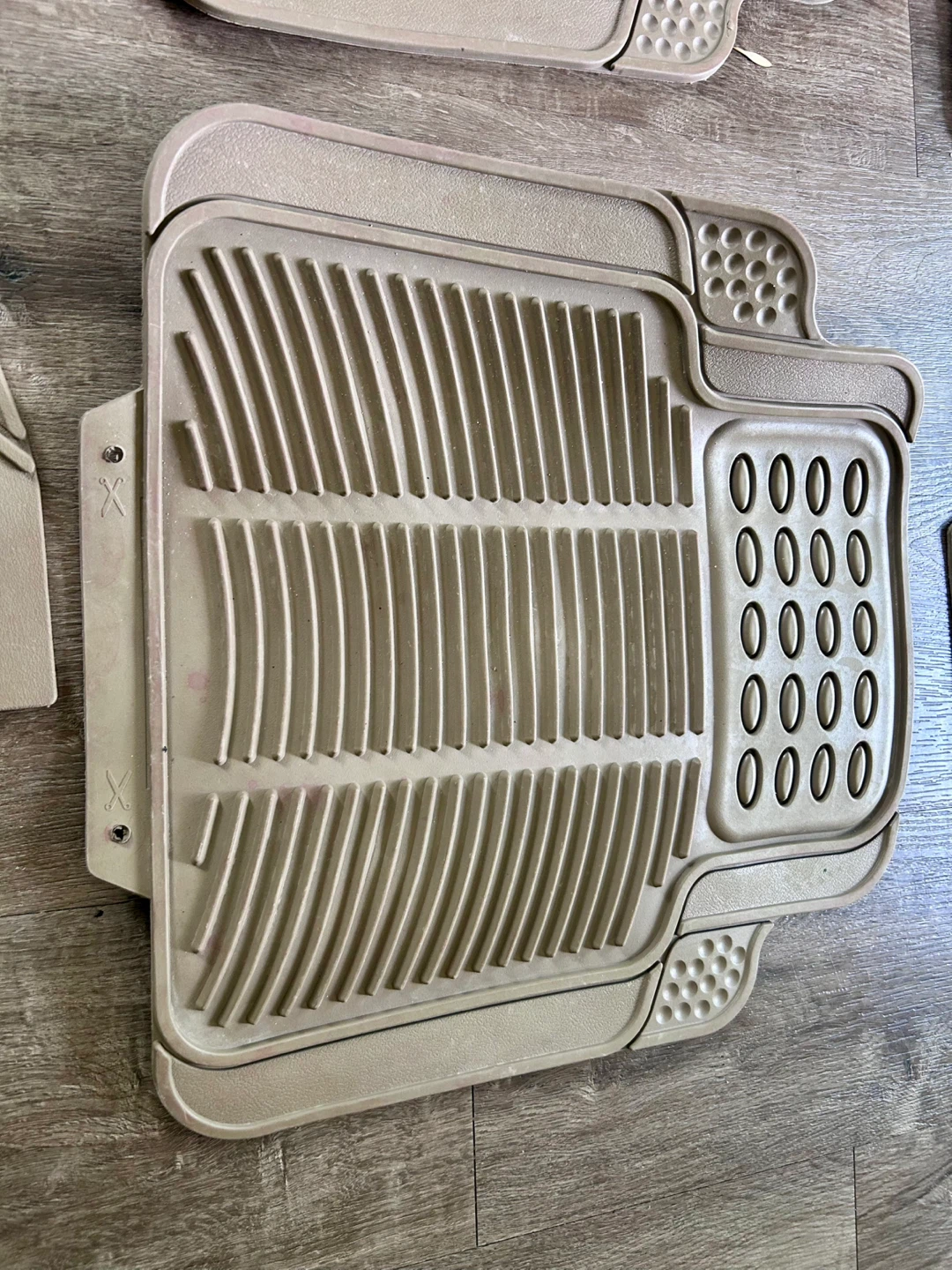Universal car floor mats - photo 2