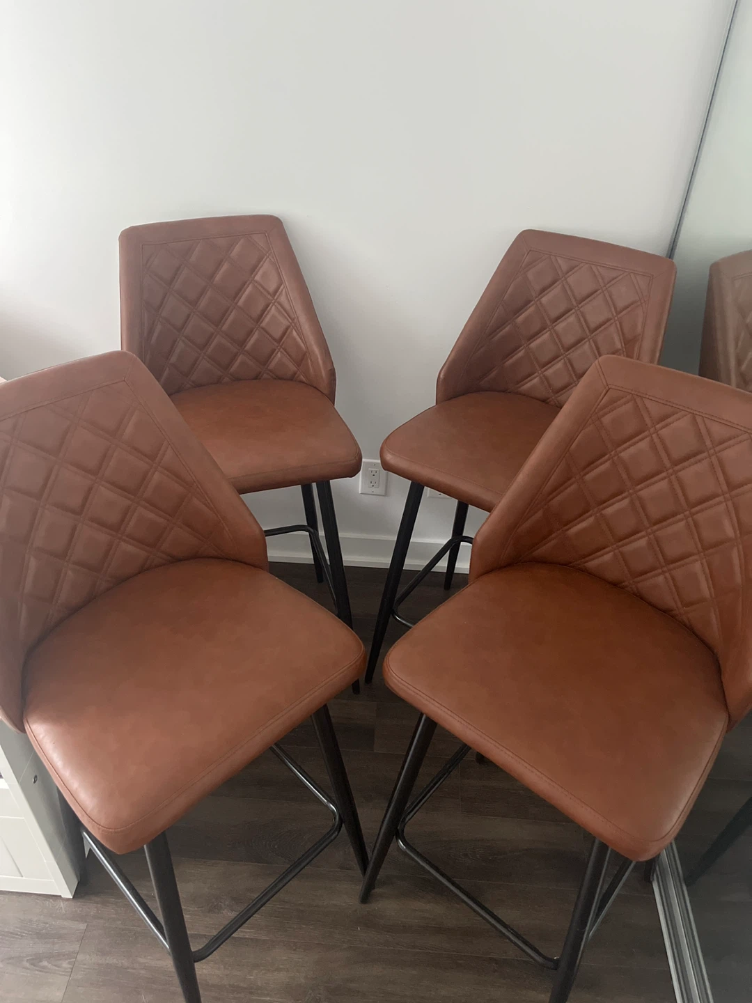 Set of 4 leather bar chairs