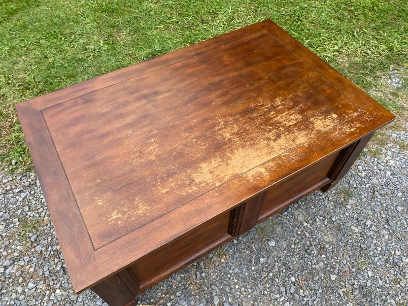 Ashley Furniture Solid Wood Storage Coffee Table (CAN DELIVER) - photo 5