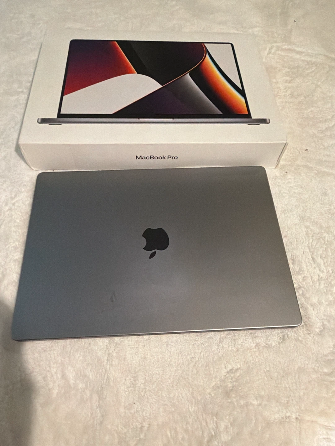 Apple MacBook Pro Laptop - photo 3