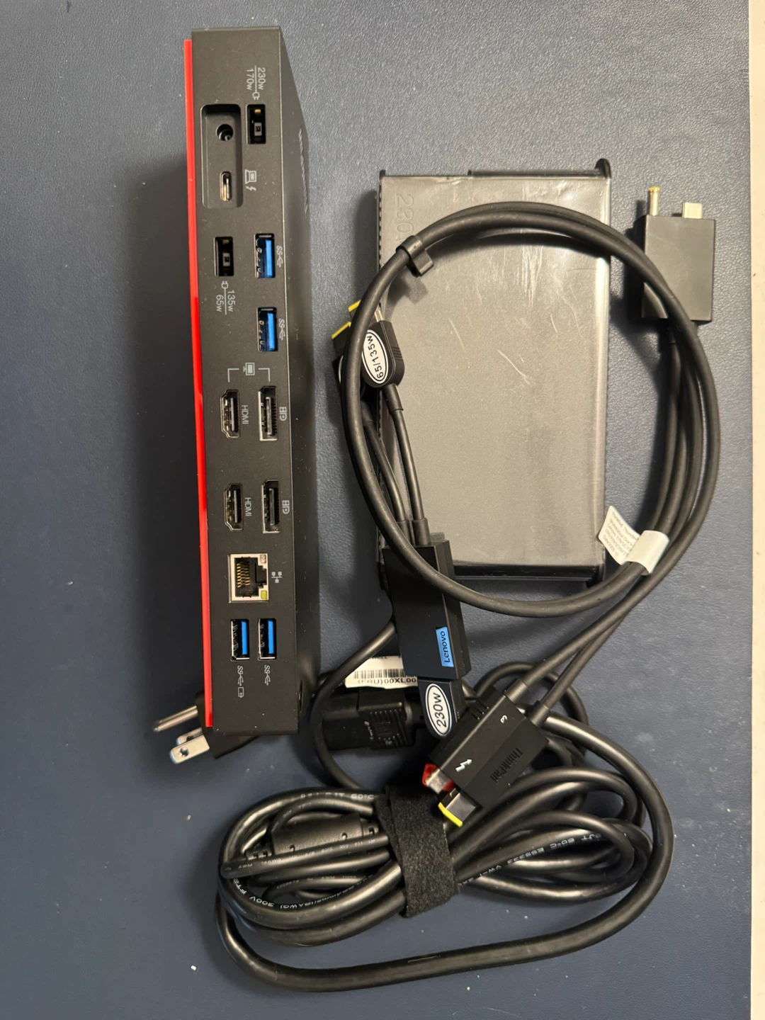 Lenovo ThinkPad Thunderbolt 4 Docking Station - photo 2