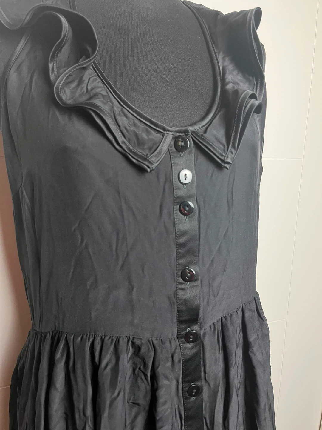 Black Sleeveless Dress with Ruffle Collar - photo 3