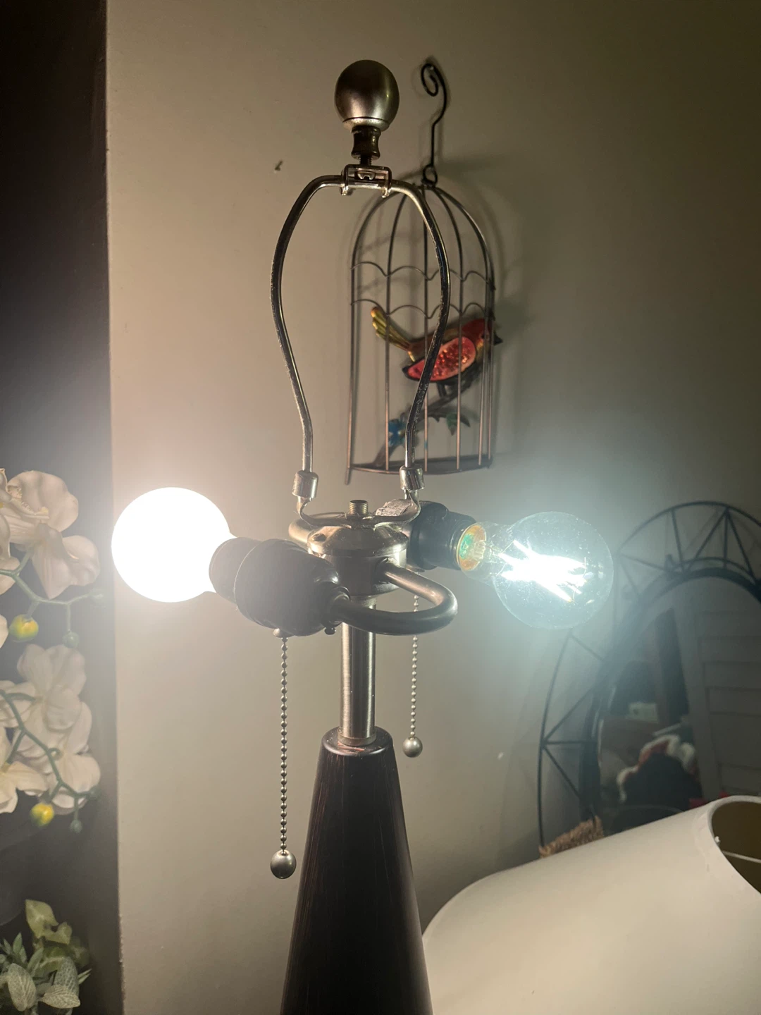 Table Lamp with Cone Base accommodates two light bulbs - photo 4