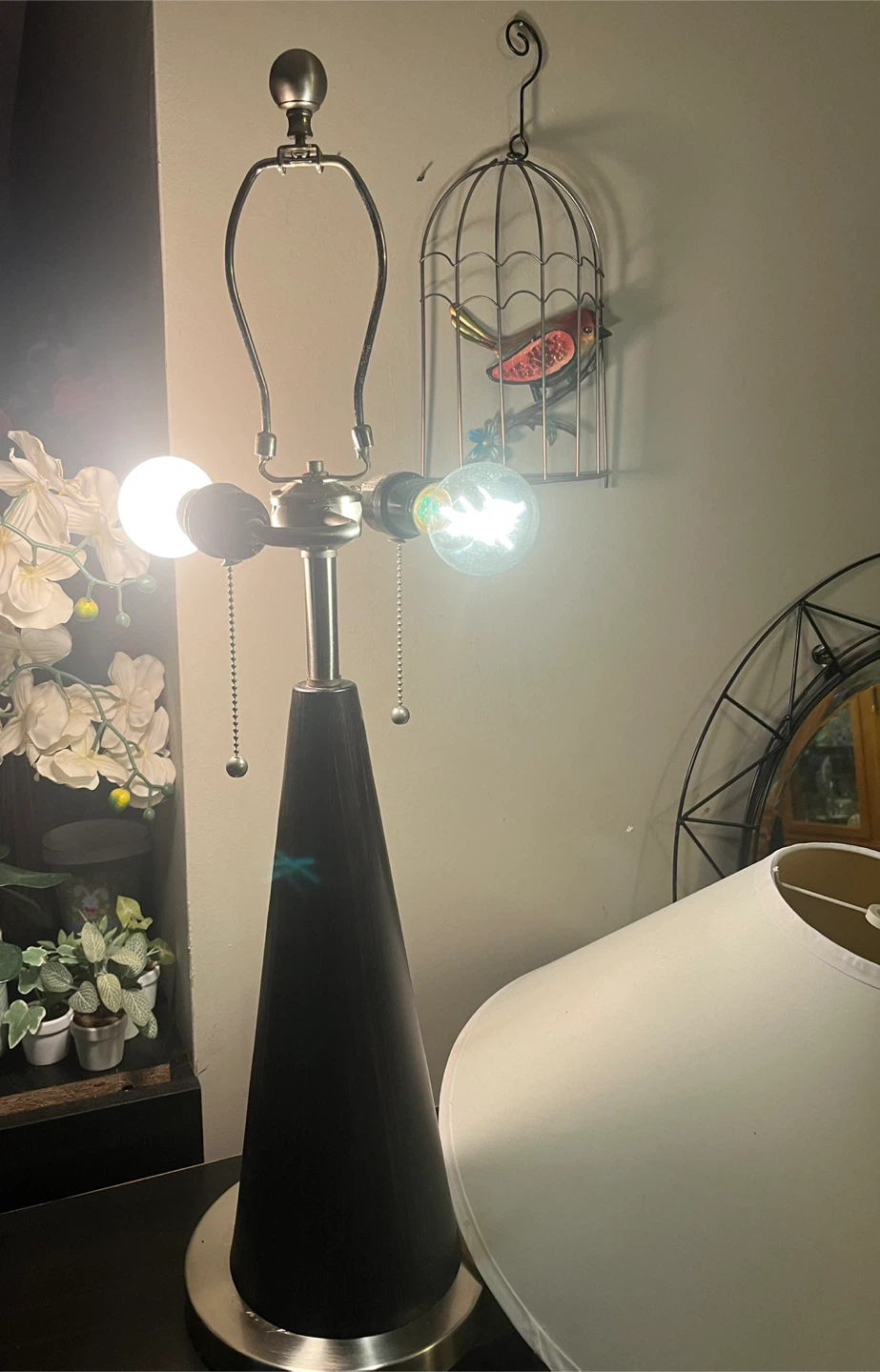 Table Lamp with Cone Base accommodates two light bulbs - photo 5