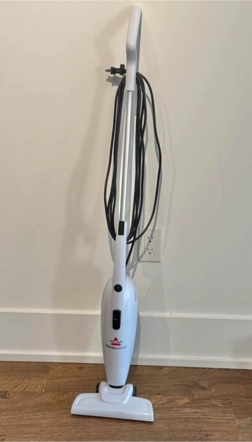 Vacuum  Bissell Featherweight