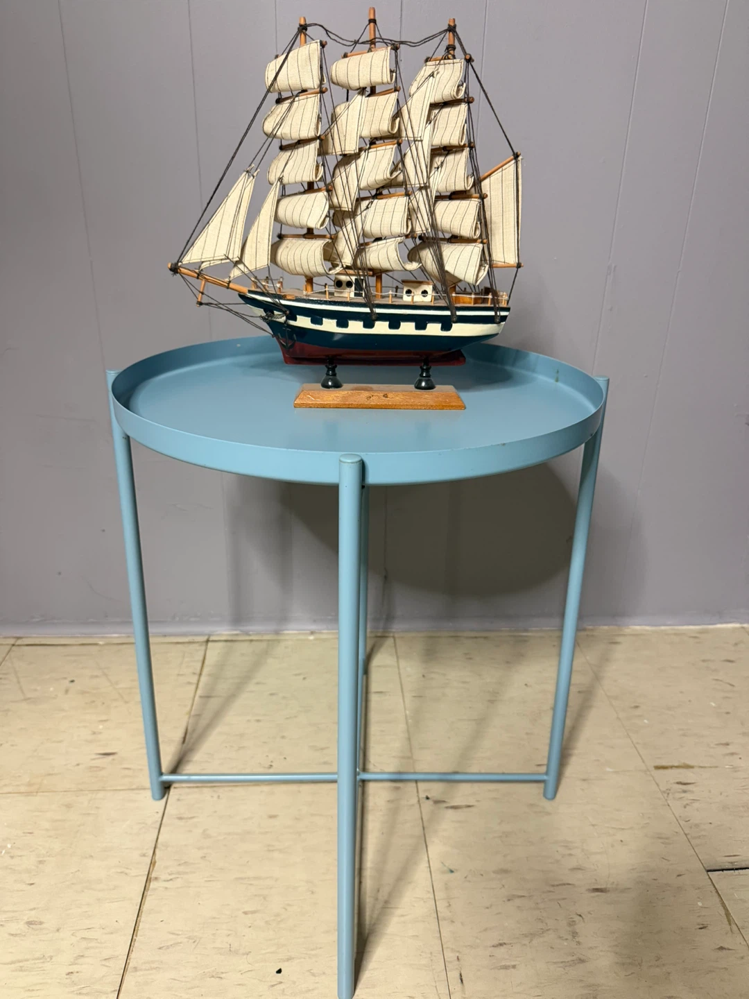 Light Blue Round Side Table - photo 4