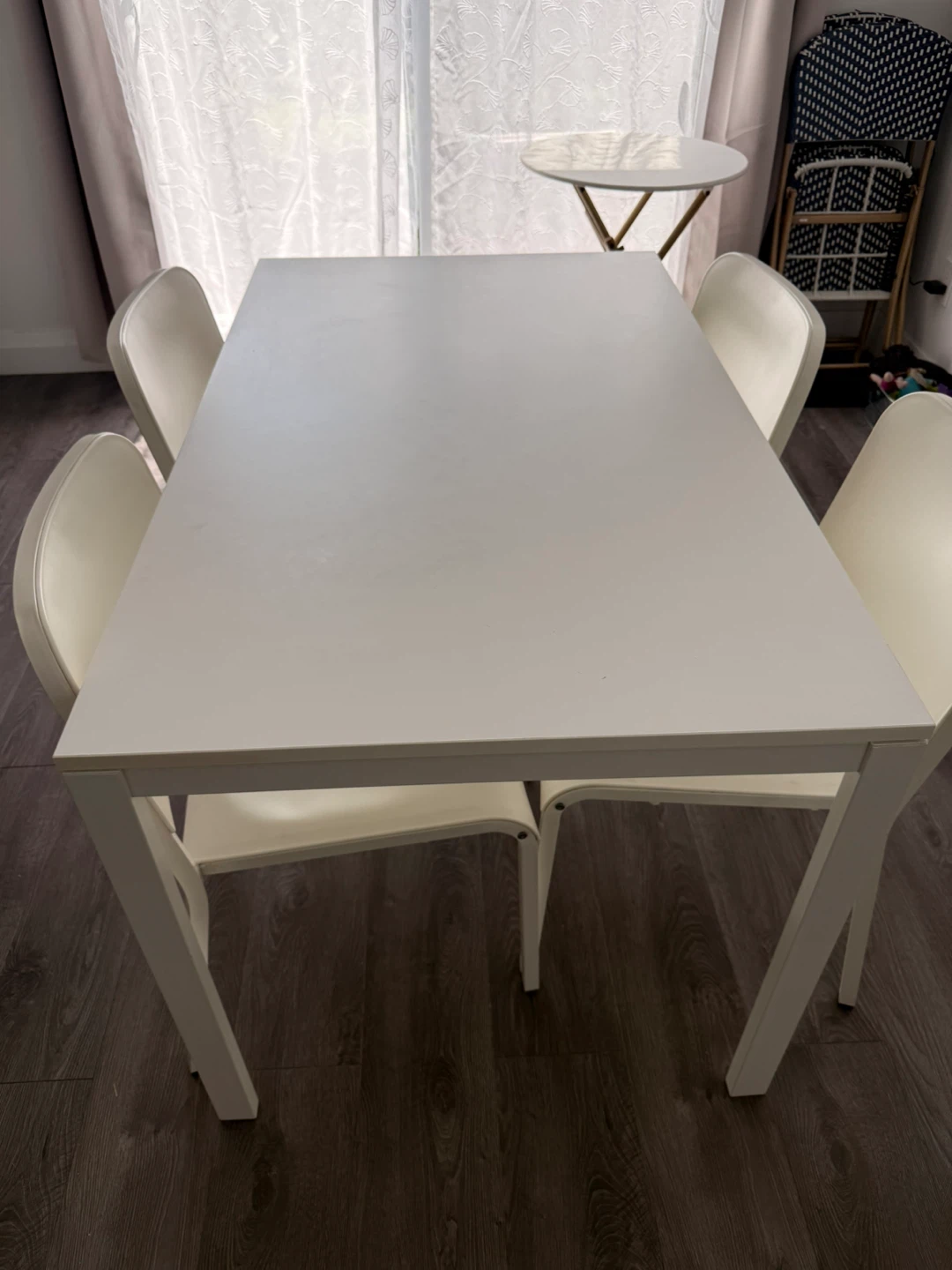 White Dining Table with 4 Chairs - photo 4
