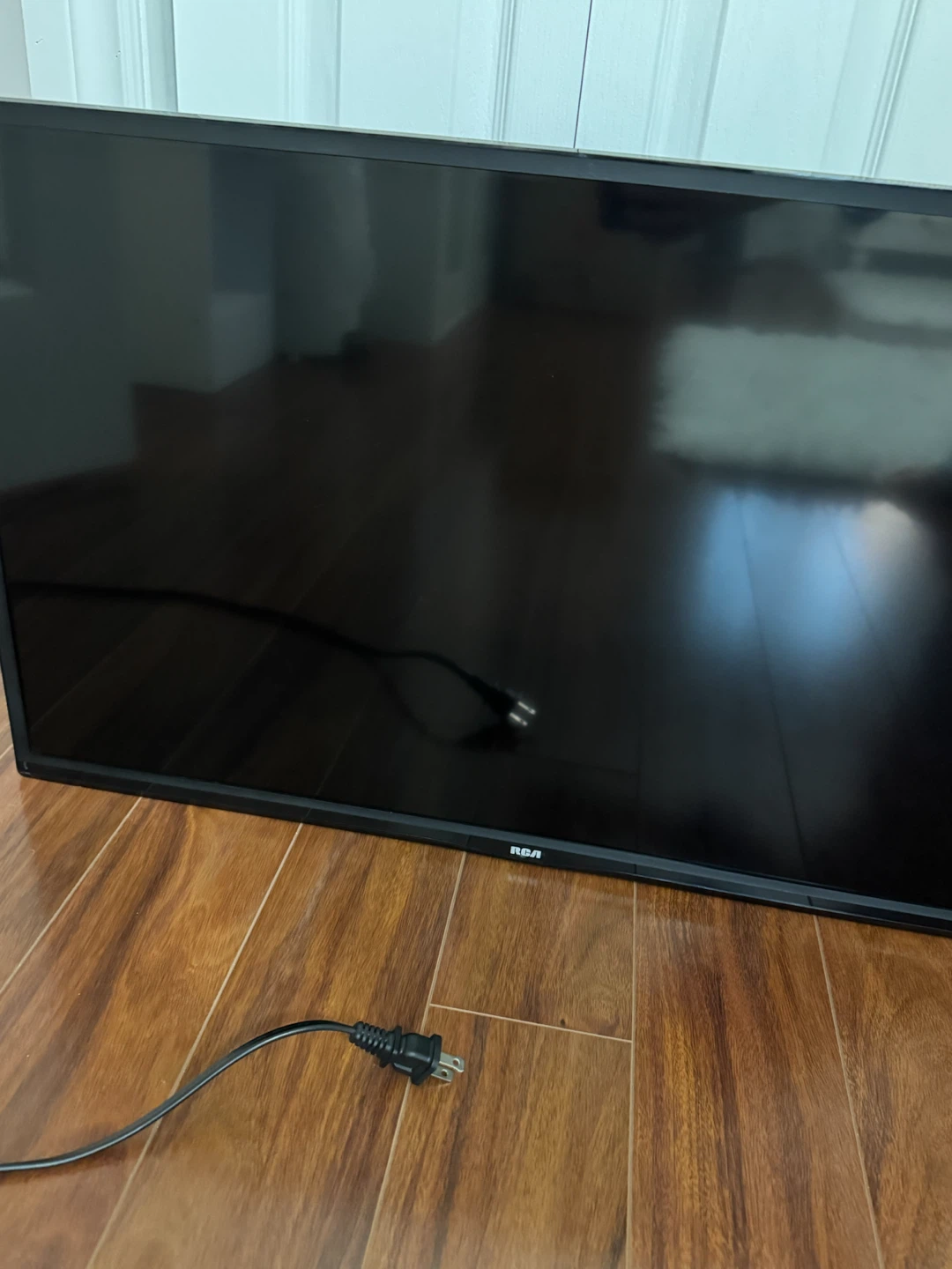 RCA 32" Roku TV LED HDTV