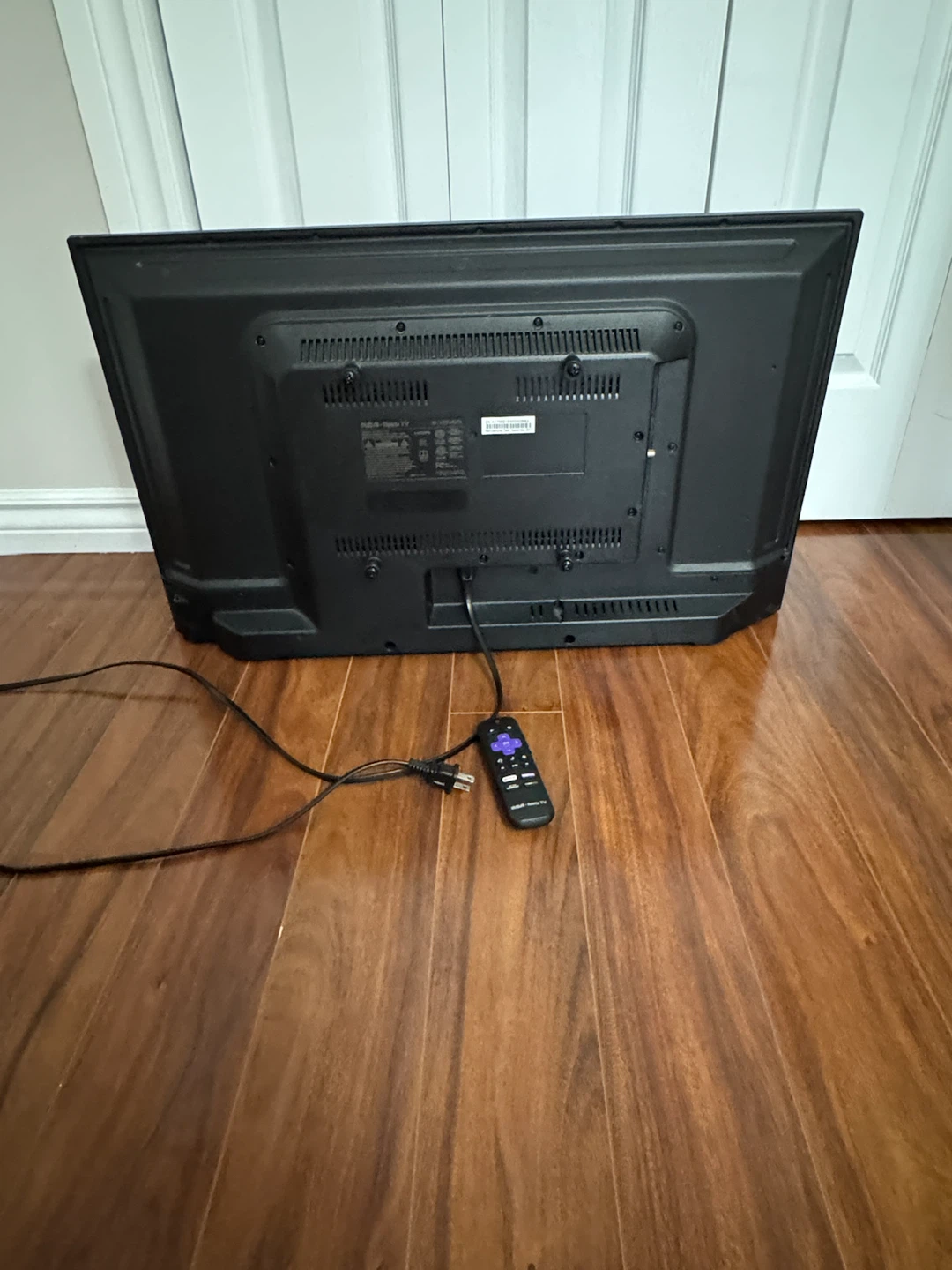 RCA 32" Roku TV LED HDTV - photo 3