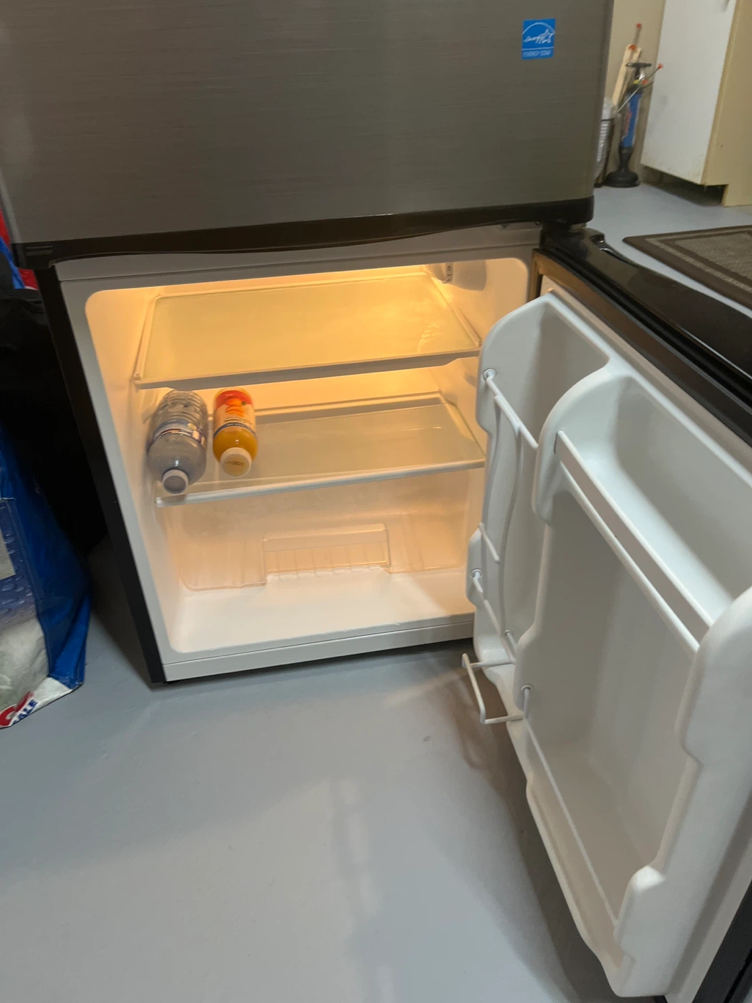 Igloo Mini Fridge - photo 2