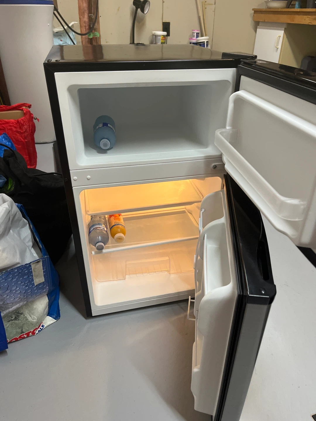Igloo Mini Fridge - photo 3