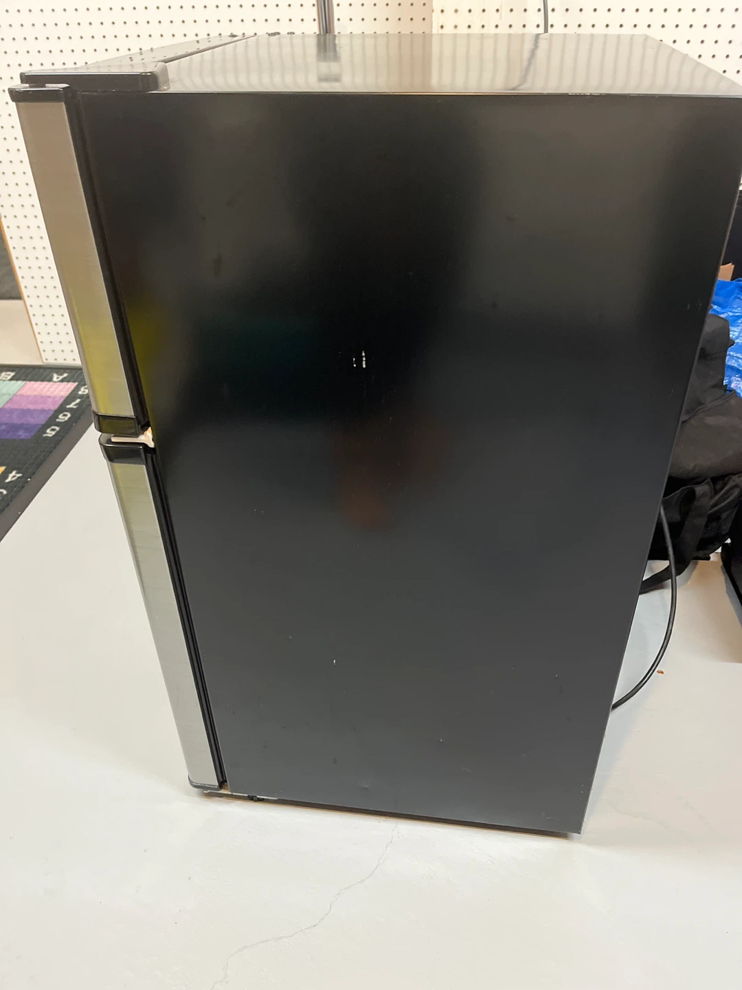 Igloo Mini Fridge - photo 4