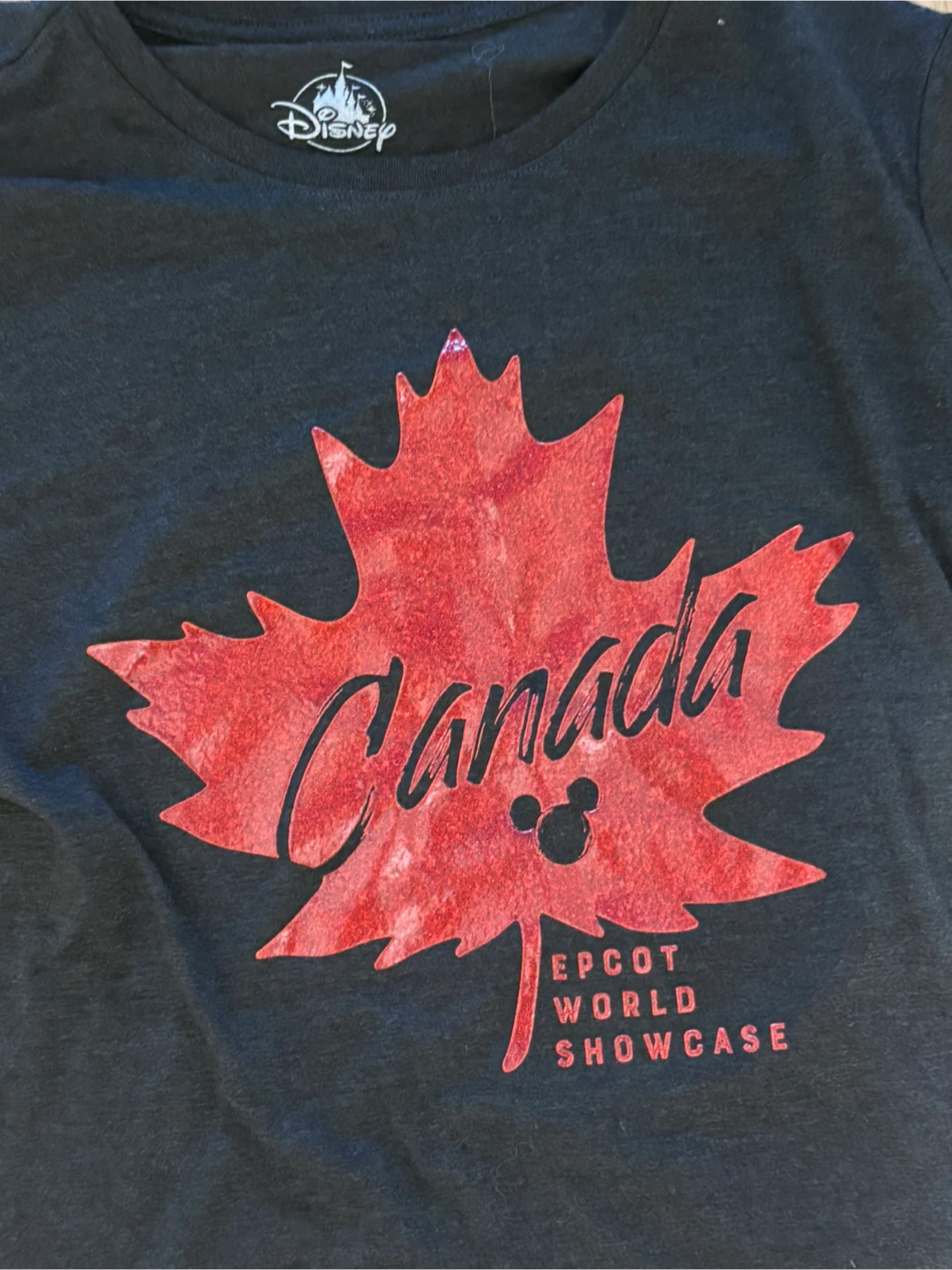 Medium Disney Canada Epcot World  tshirt Mickey Mouse - photo 2