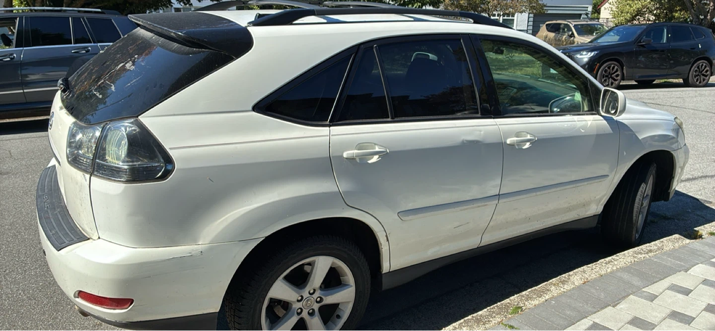 2005 White Lexus RX 330 SUV clean title - photo 2