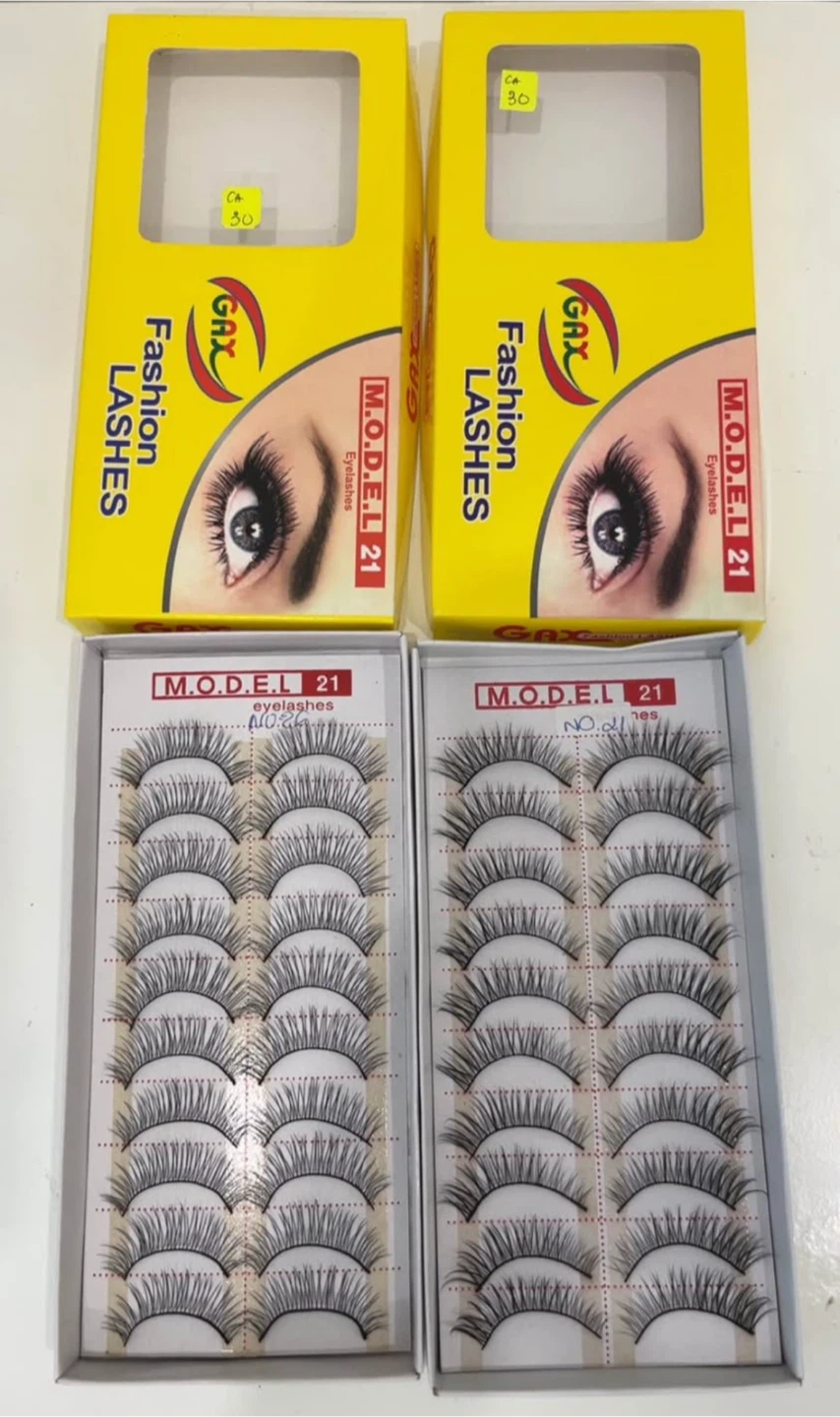 M.O.D.E.L. 21 False Eyelashes (10 pairs)
