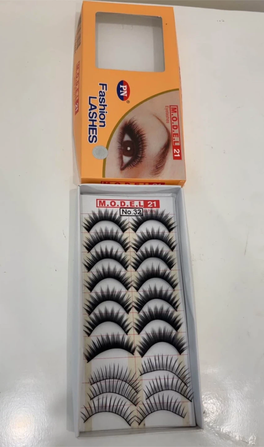 M.O.D.E.L. 21 False Eyelashes (10 pairs) - photo 2