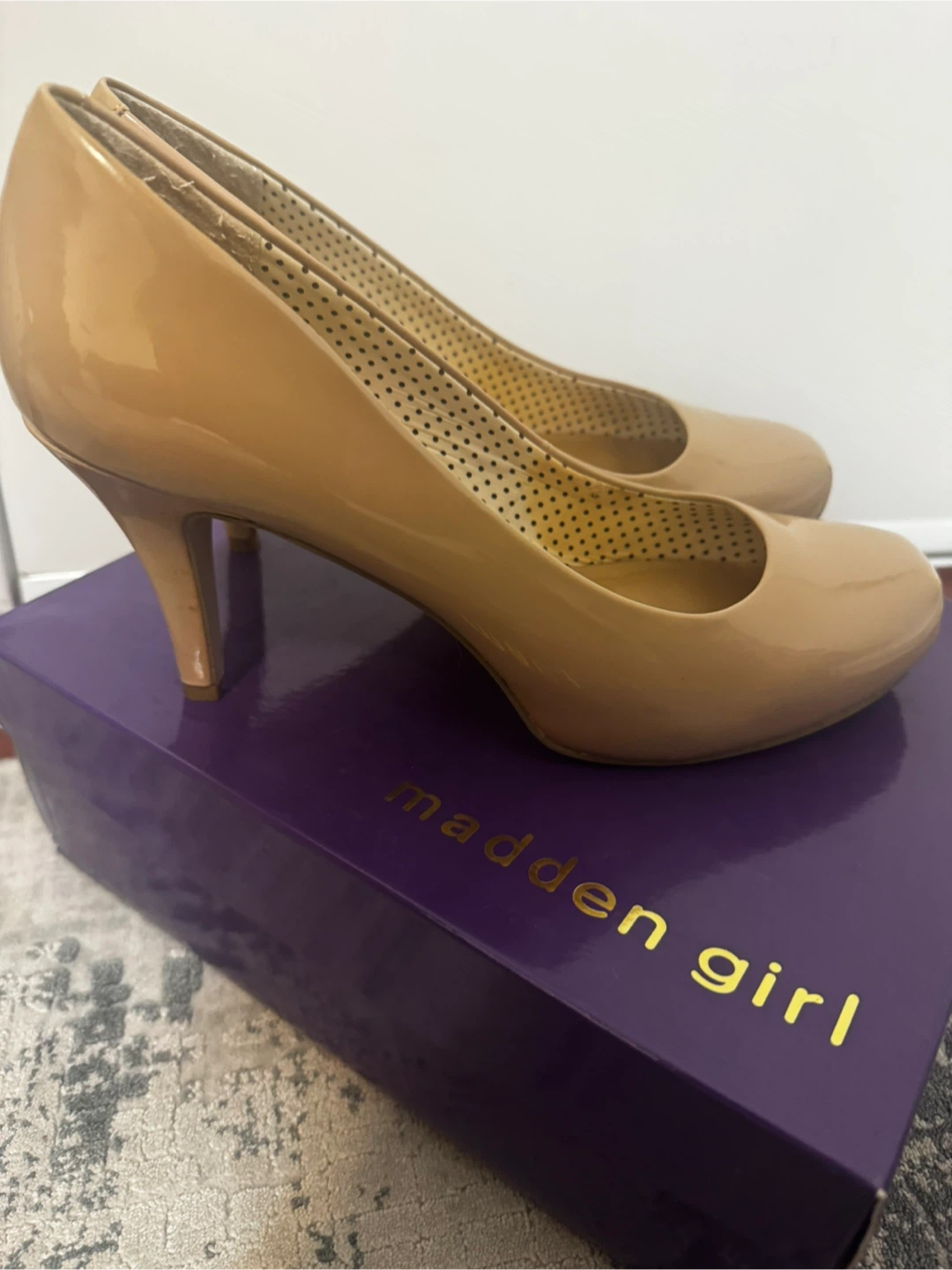 Madden Girl Getta Nude Patent Heels Size 10