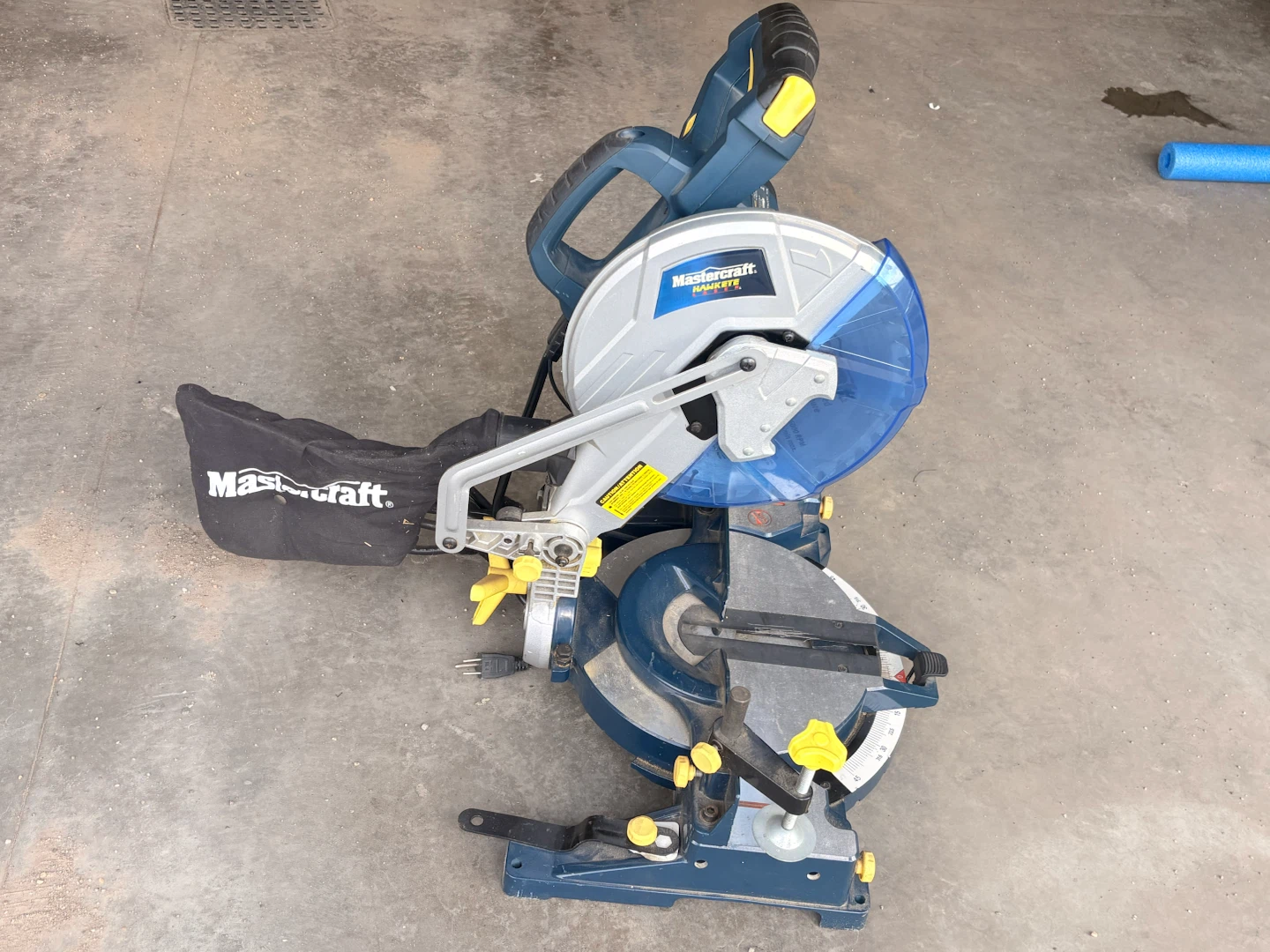 Mastercraft 10” Miter Saw with Dust Bag - photo 3