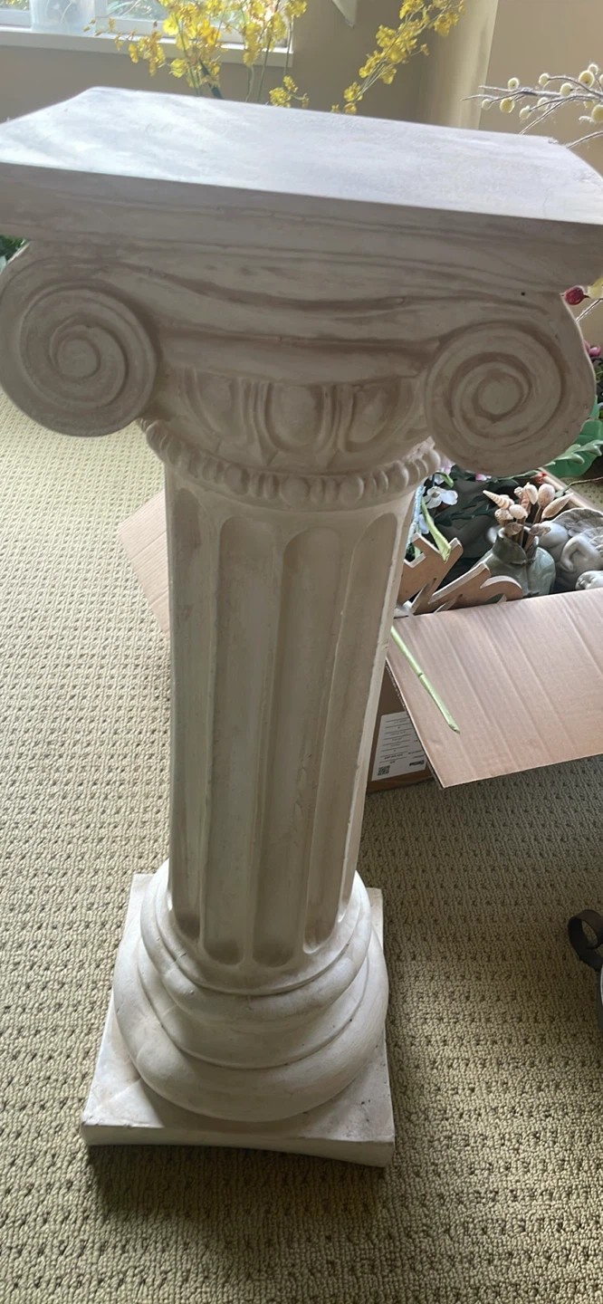 Pedestal Stand