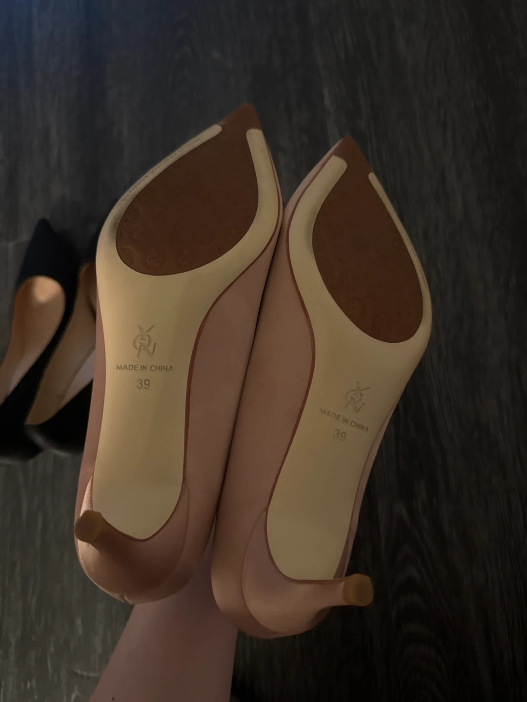 Onyx & Pearl Pointed Toe Pumps - photo 5