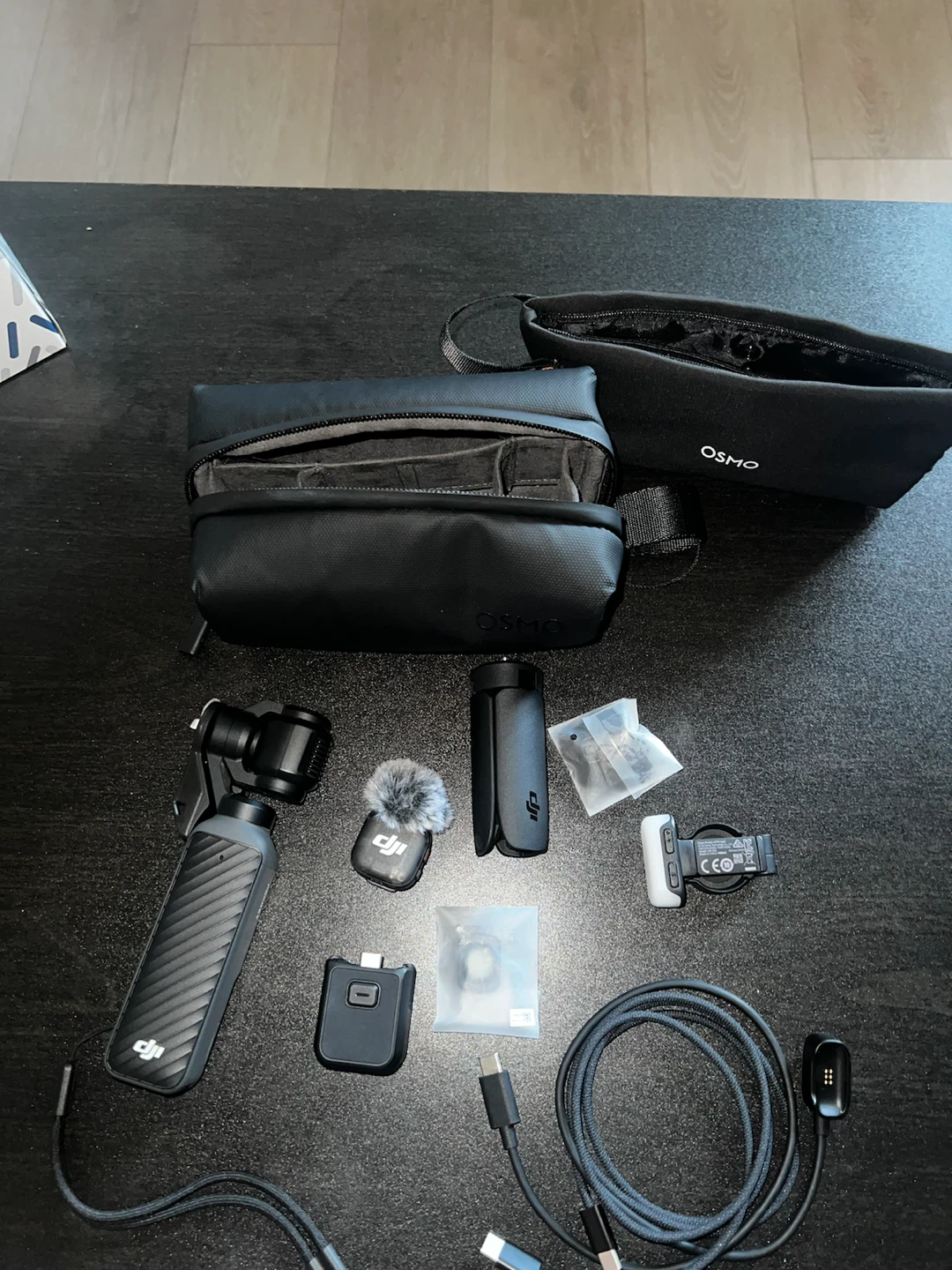 DJI Osmo Pocket 4 Creator Combo with Mic 3 – Like New - photo 3