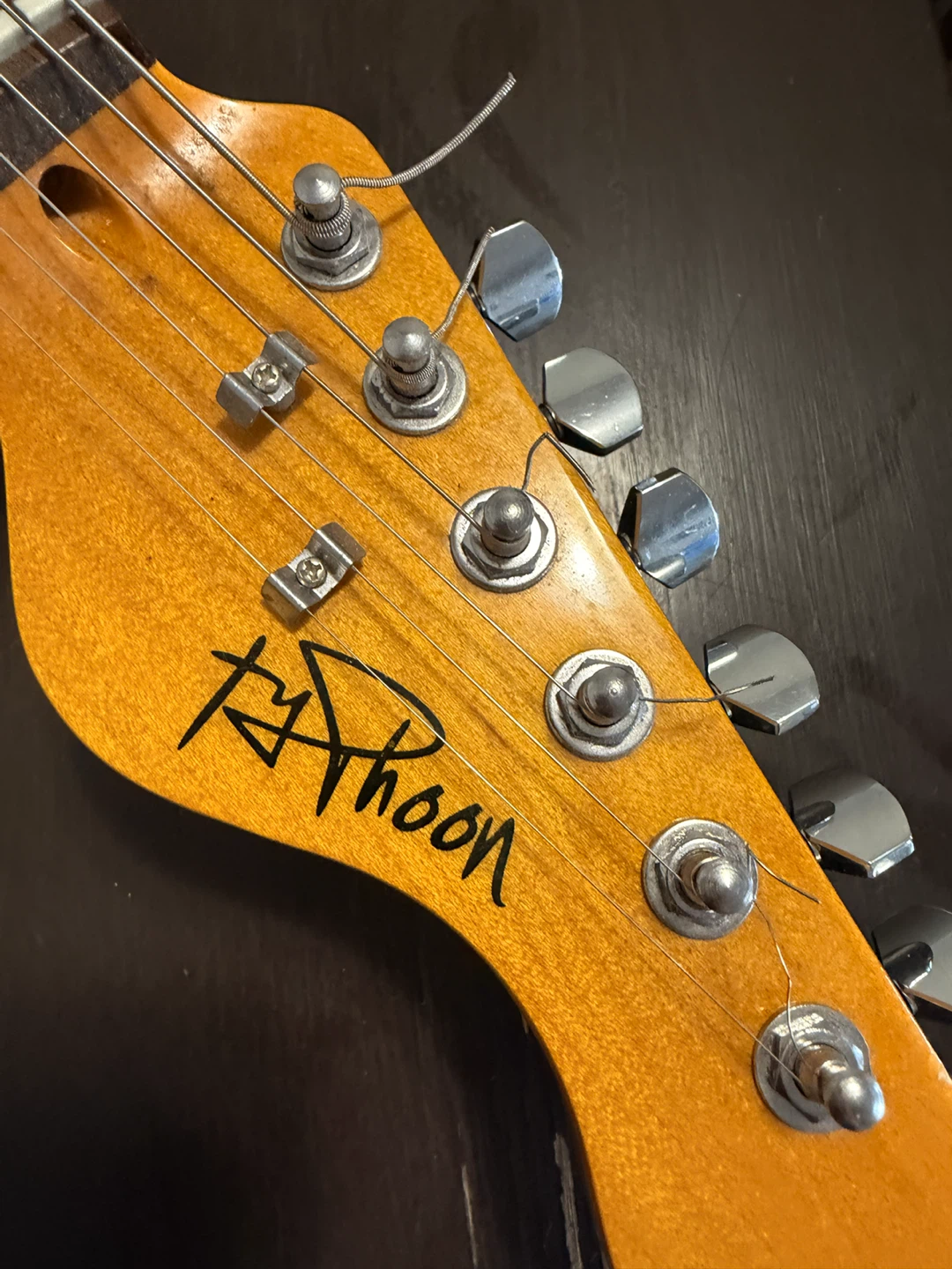 Electric Guitar - photo 2