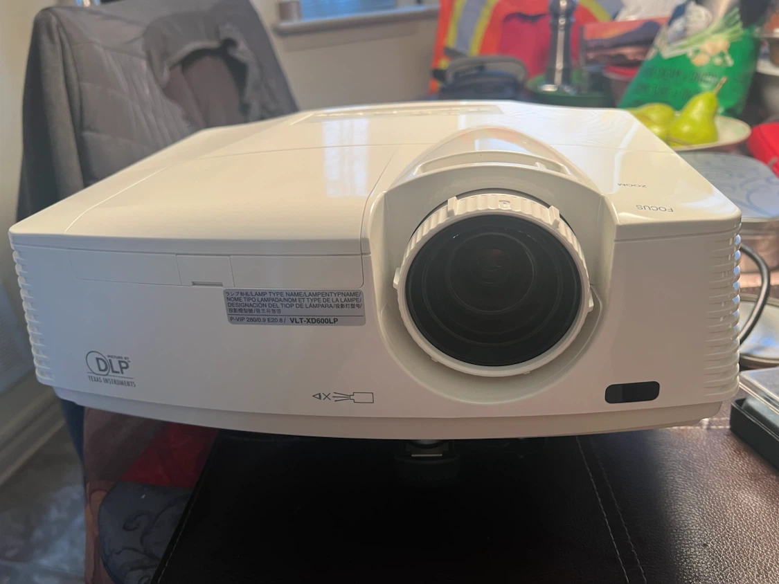 Mitsubishi FD630U Projector