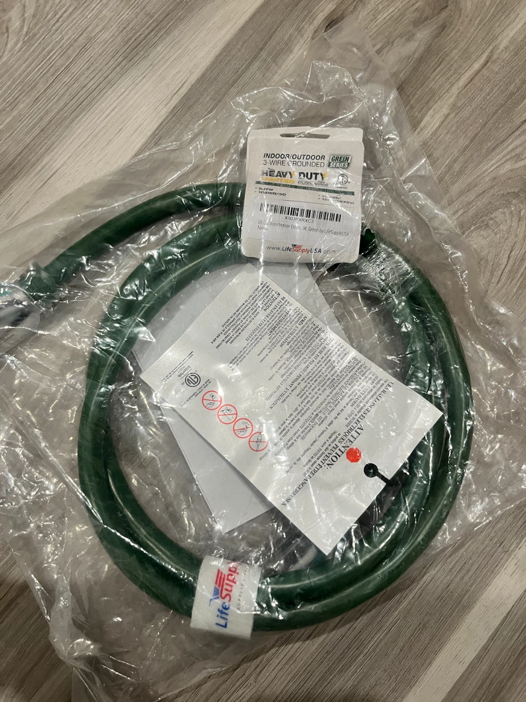 LifeSupplyUSA Heavy Duty 6ft SJTW Extension Cord