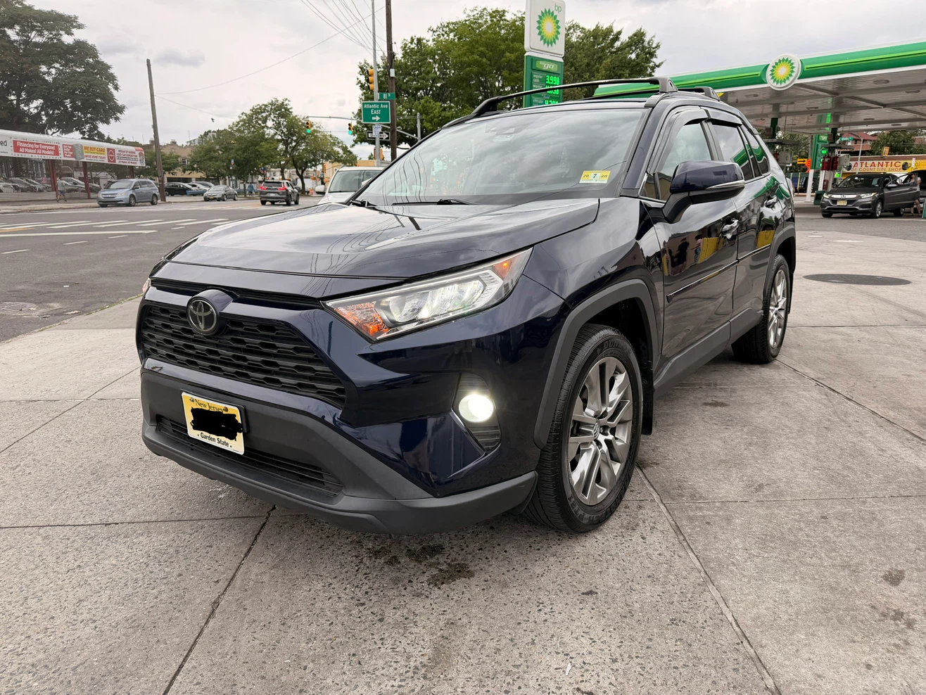 2021 Toyota RAV4 XLE Premium SUV - photo 2