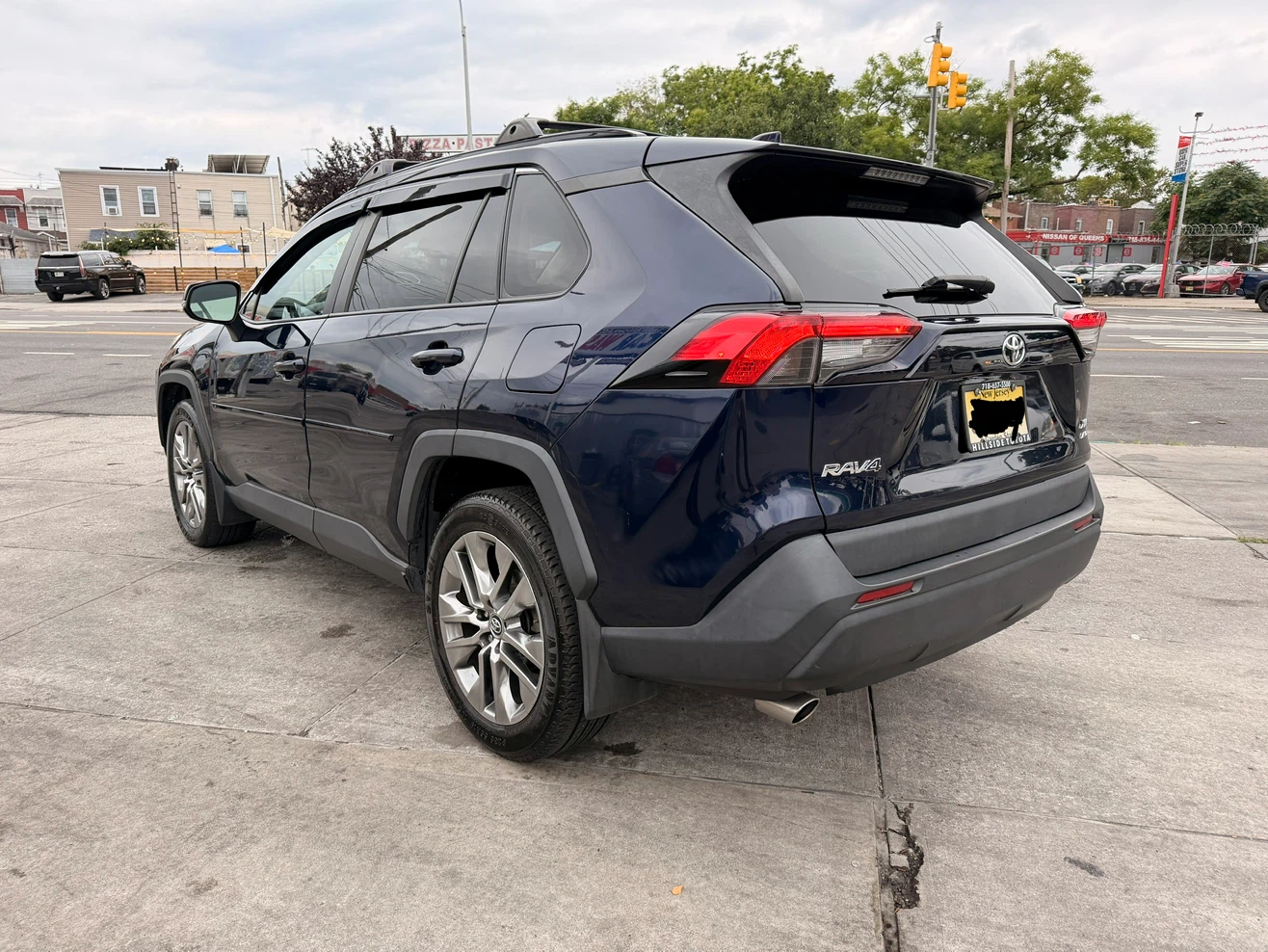 2021 Toyota RAV4 XLE Premium SUV - photo 4