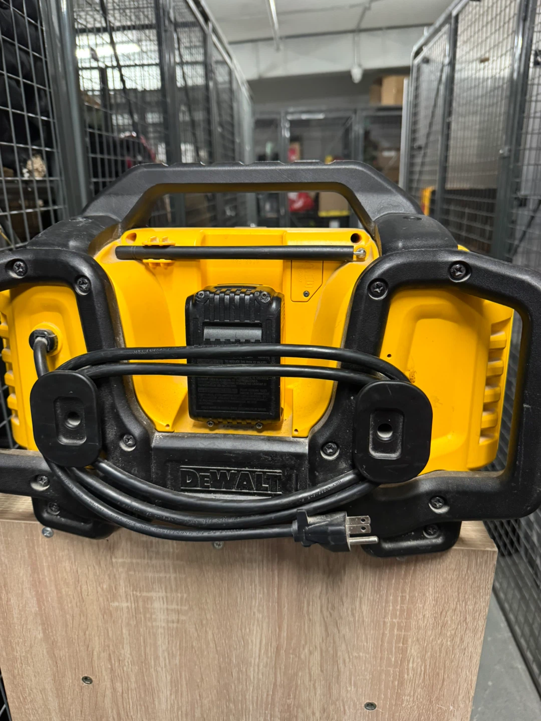 DeWalt Jobsite Radio and Charger - photo 3