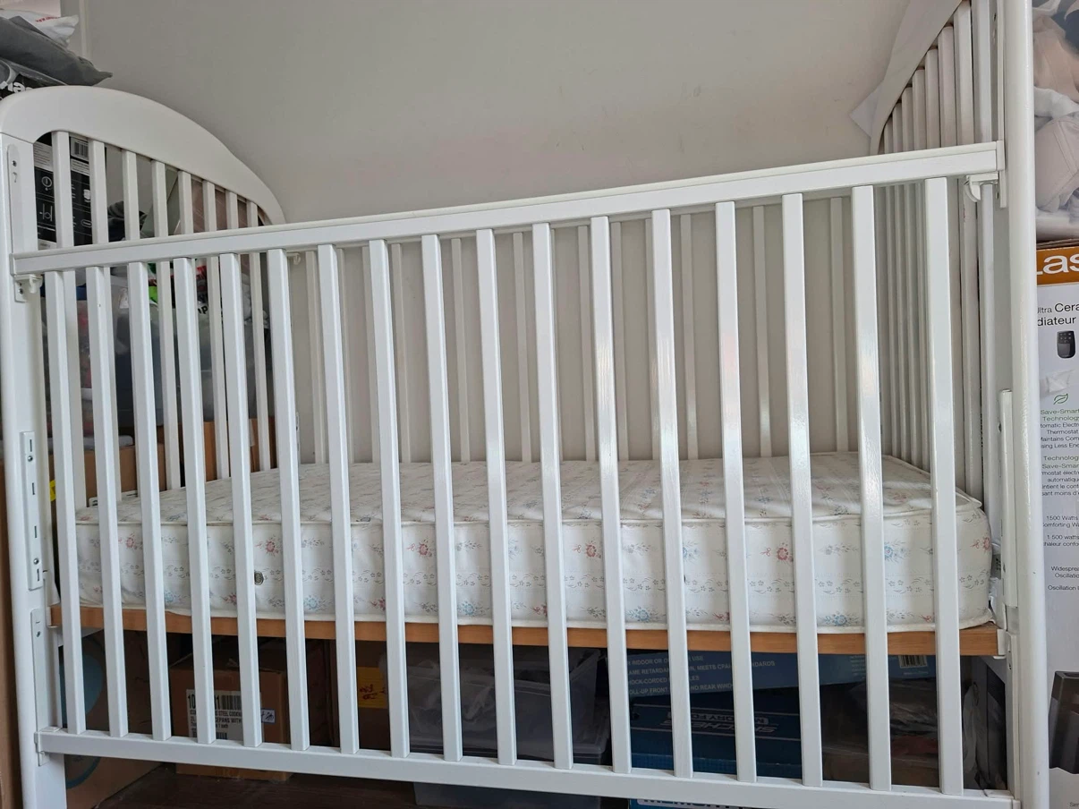 Baby crib / baby bed - white
