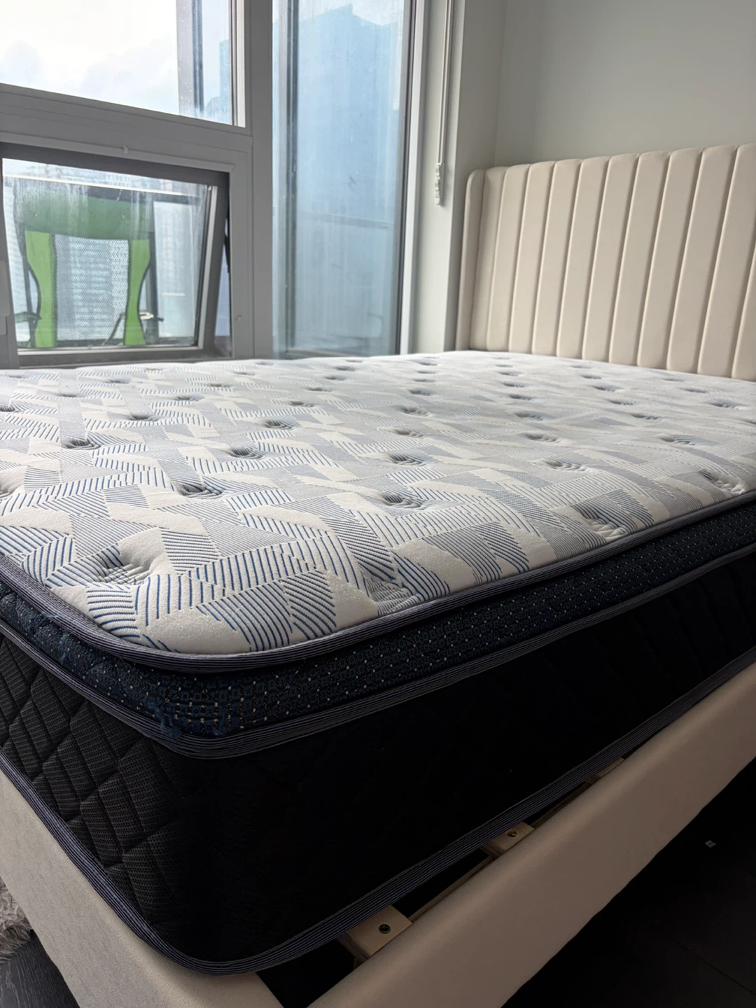 Queen size Sealy Mattress from The Brick - photo 2
