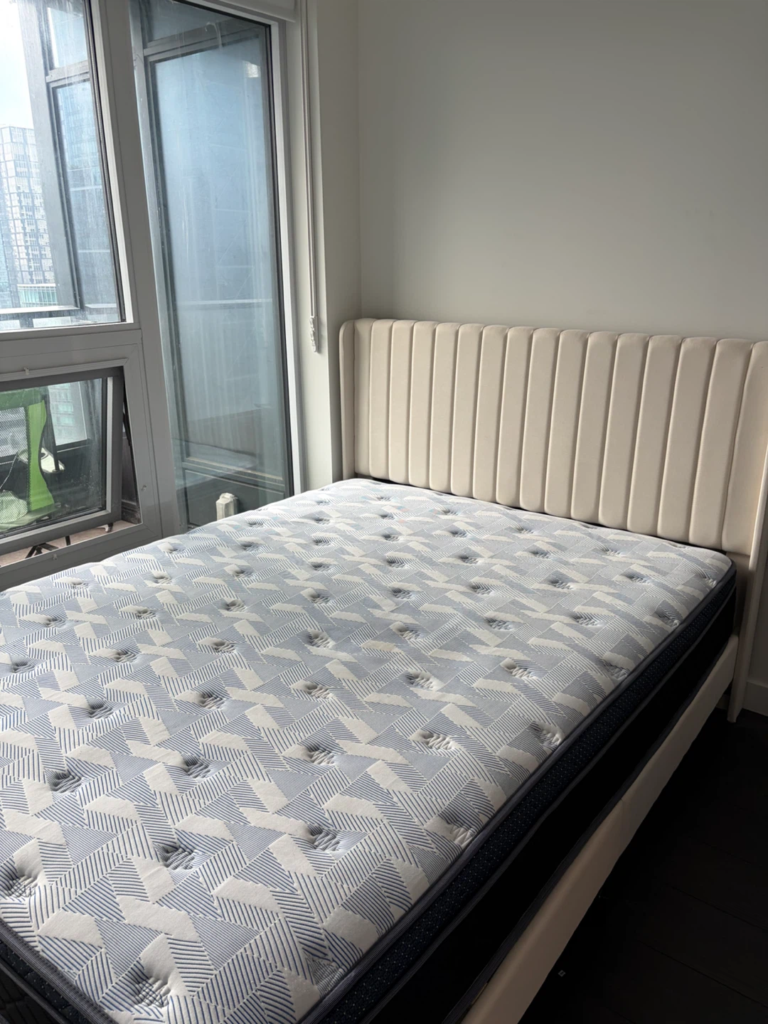Queen size Sealy Mattress from The Brick - photo 3