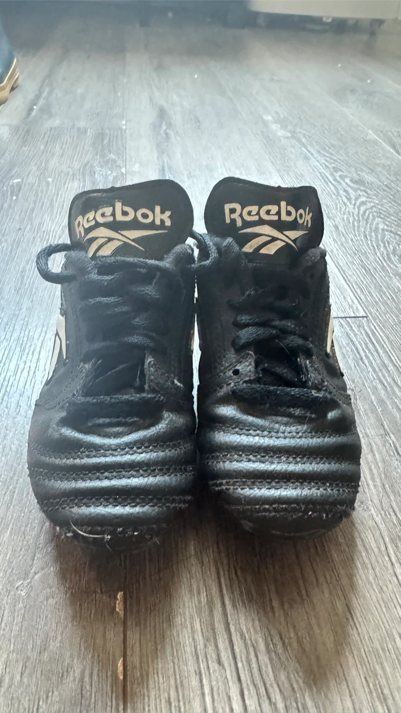 Reebok Kids Soccer Cleats sz 10.5
