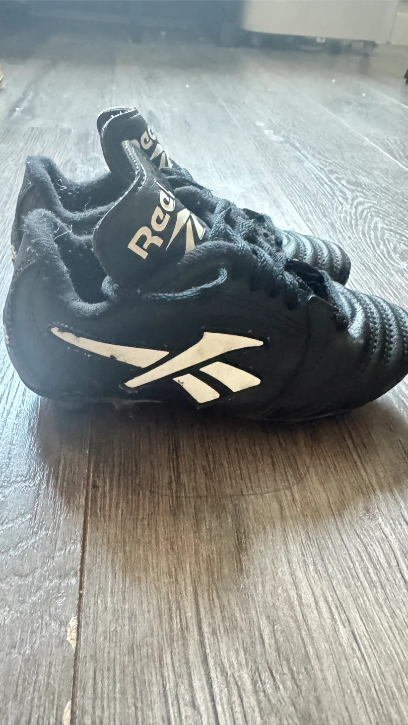 Reebok Kids Soccer Cleats sz 10.5 - photo 2