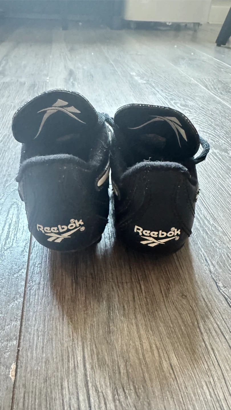 Reebok Kids Soccer Cleats sz 10.5 - photo 3
