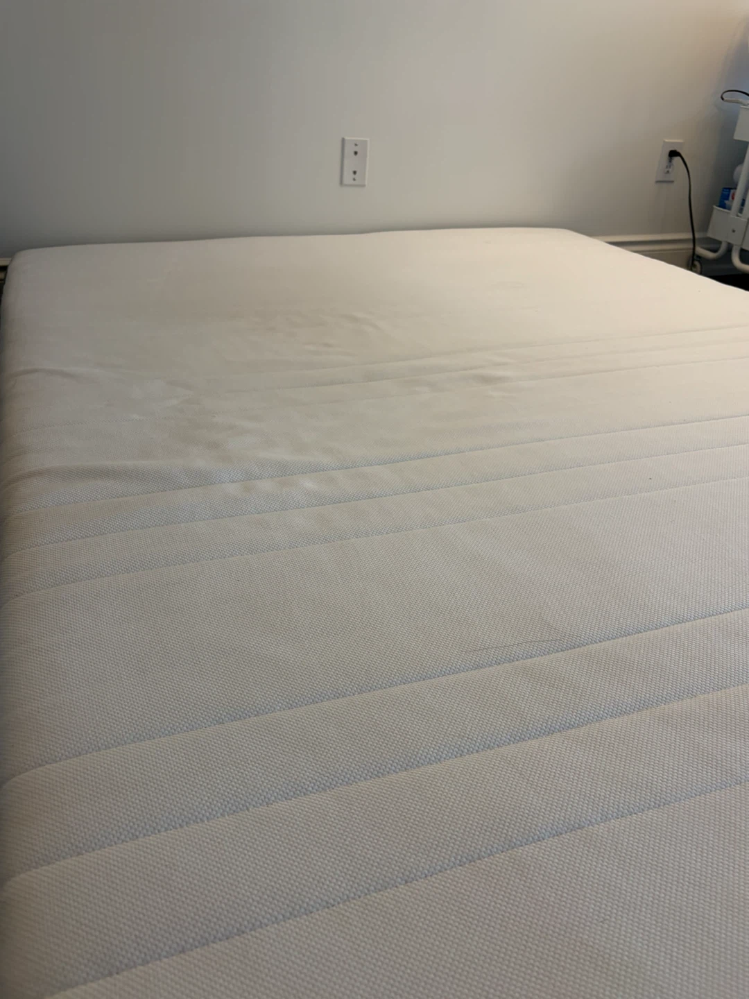 IKEA MORGEDAL Mattress Queen Size Mint Condition - photo 2