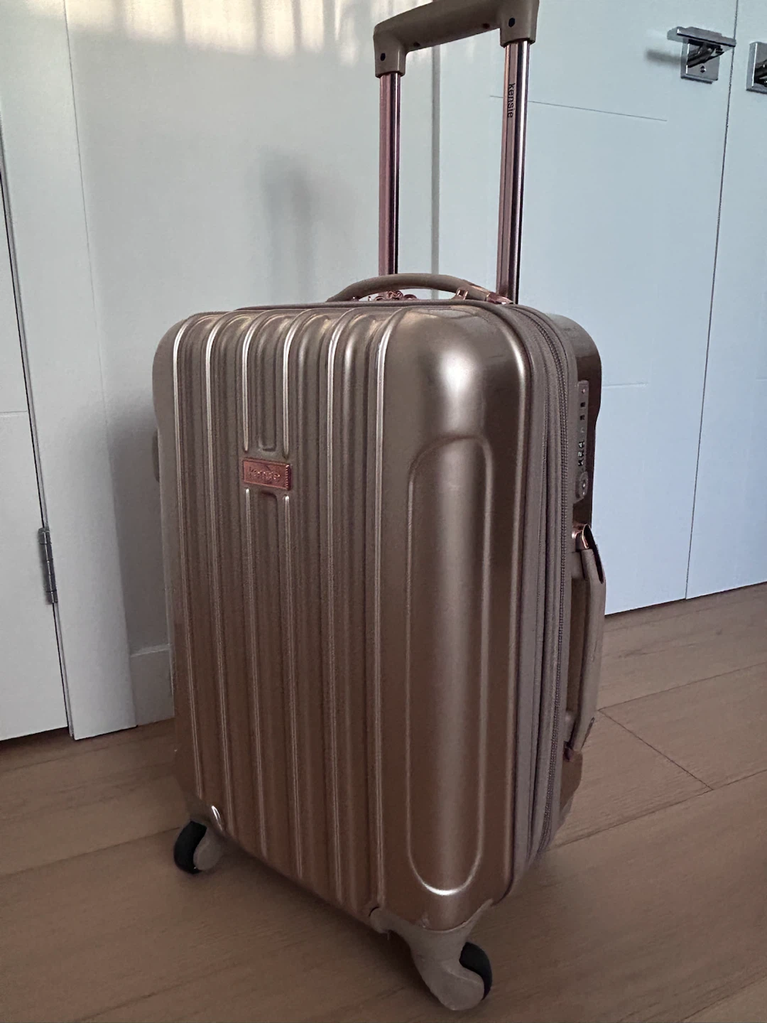 Kensie carry-on Suitcase - photo 2