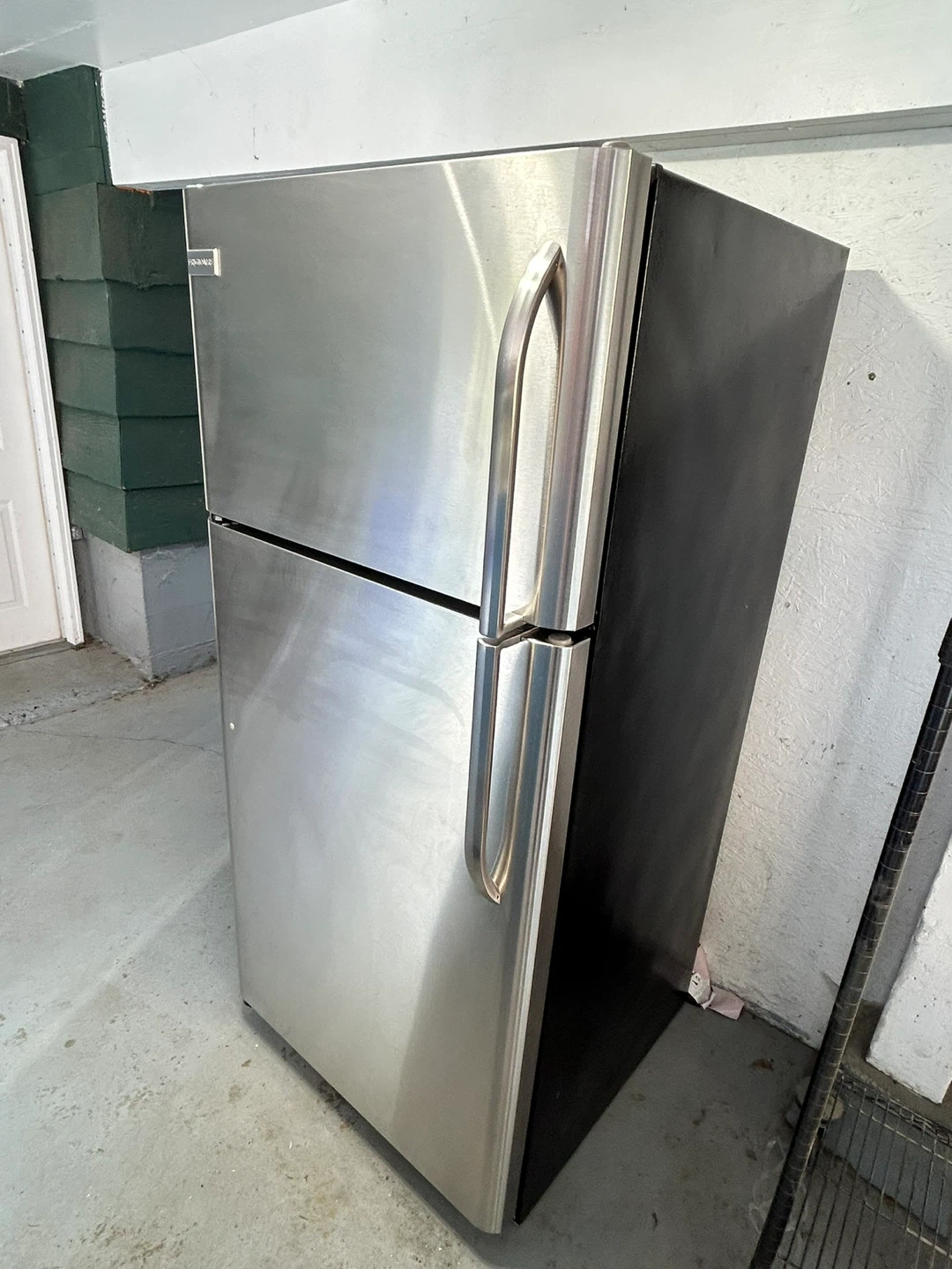 Frigidaire Top Freezer Refrigerator